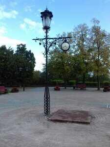 IMG-9d22615385d1fd75df9a7ac2a9a9d1e7-V